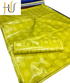 Bazin Uni – Le tissu incontournable pour vos tenues